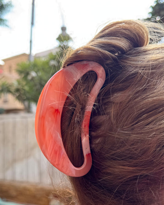 Peachy Swirl Curved Clip