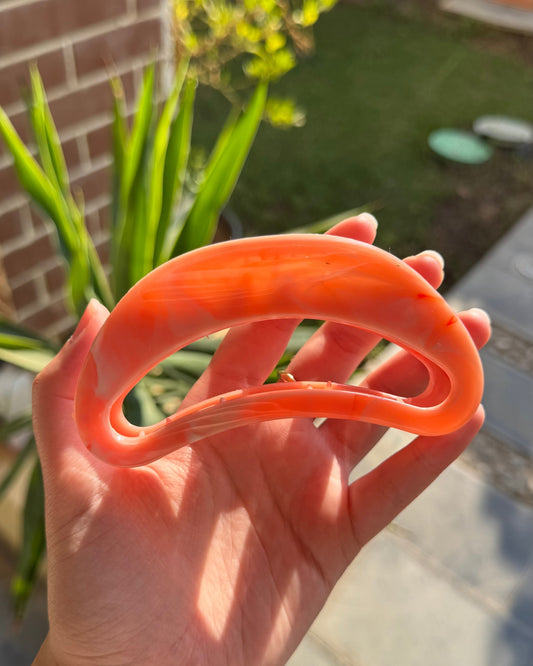 Peachy Swirl Curved Clip