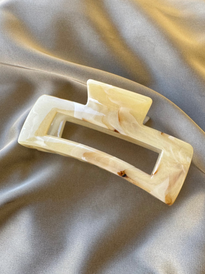 Rectangular marble clip