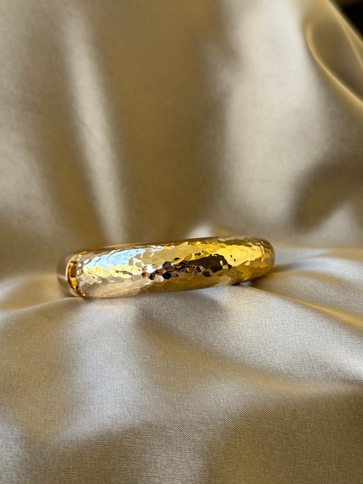 Sculpted bangle