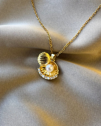 Pearl in shell necklace