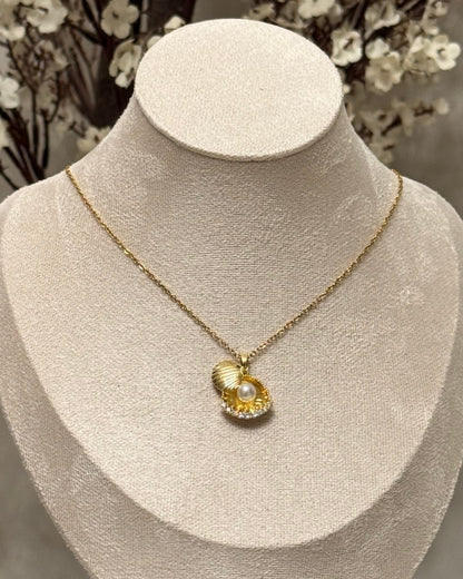 Pearl in shell necklace